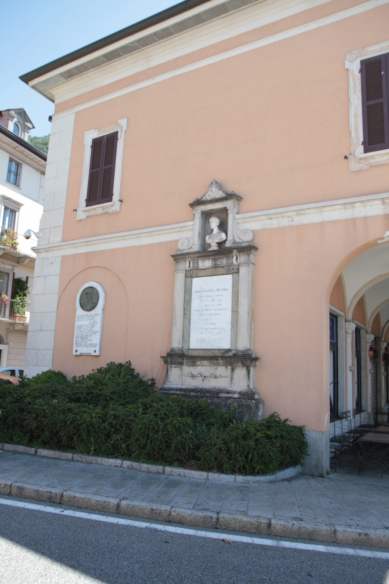 Giovanni Battista Monteggia's monument, Laveno - 02.jpg